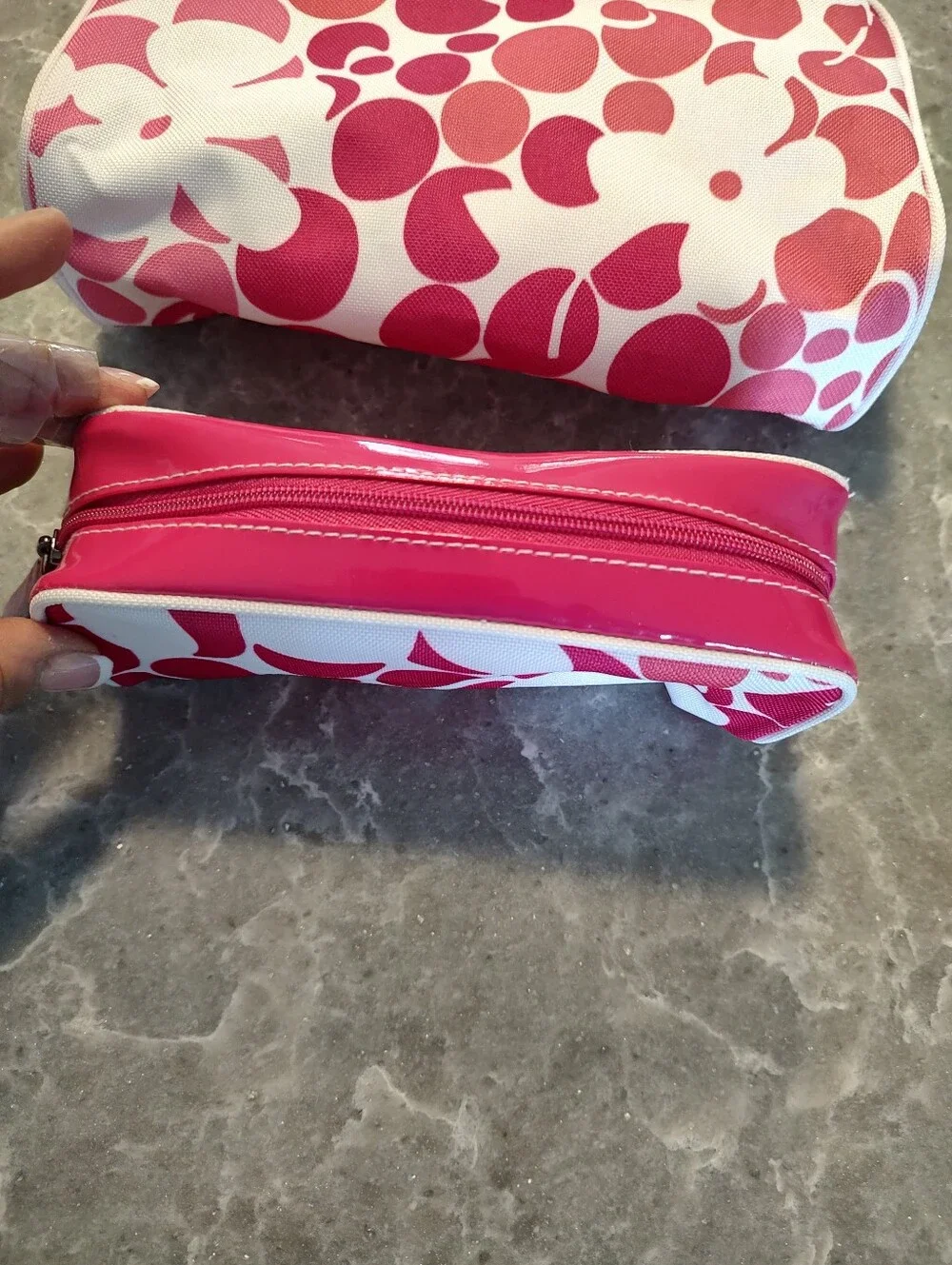 Clinique two make up cases like new pink/white